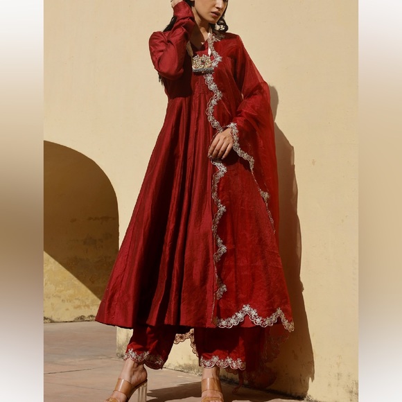 Deep red anarkali set - Picture 5 of 13